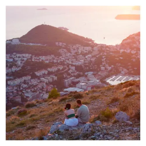couple on a sunset in dubrovnik